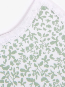 bib green leaves